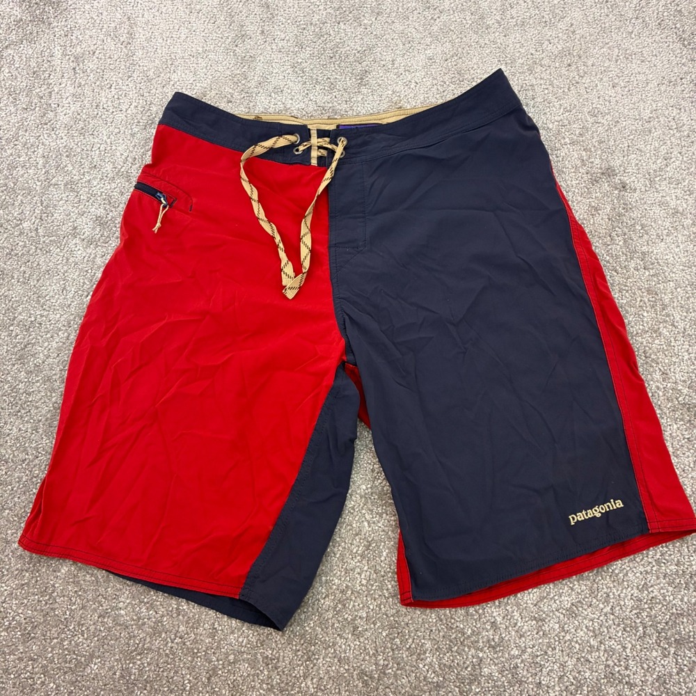 Patagonia Board Shorts Mens 32 Wavefarer Swim Trunks Red Navy Blue Colorblock